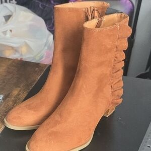 Women's Tan Suede Ankle Boots